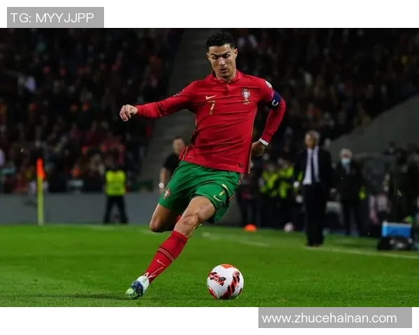 足球巨星拼尽全力仍功亏一篑无缘冠军引发球迷唏嘘 足球巨星拼尽全力仍功亏一篑无缘冠军引发球迷唏嘘